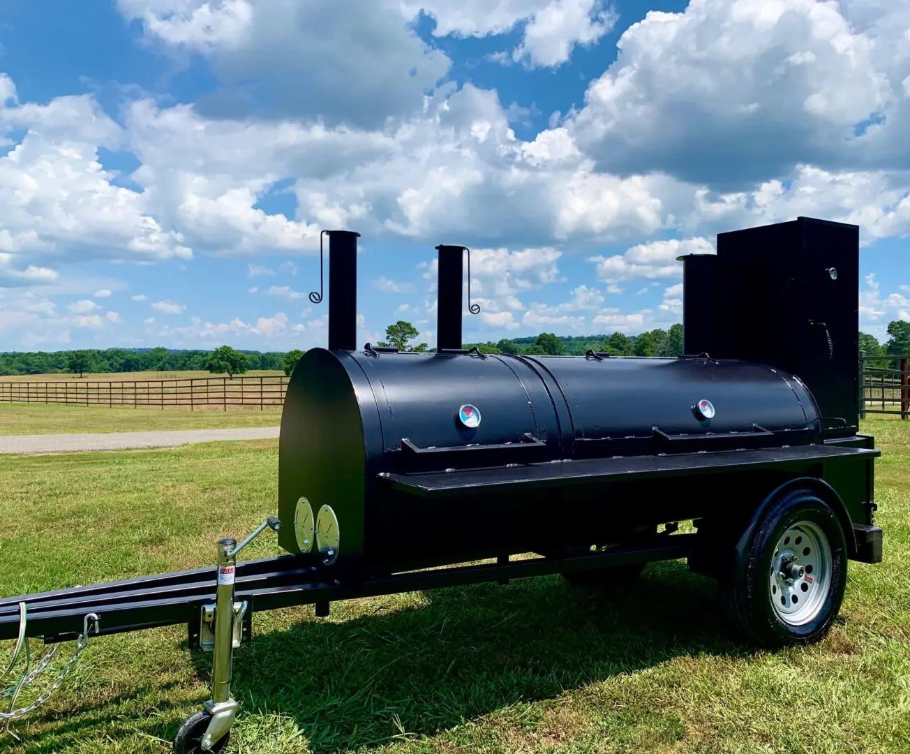 RIVERGRILLE ブラック スモーカーUS RiverGrille Farmer's Charcoal Grill and Off-Set Smoker